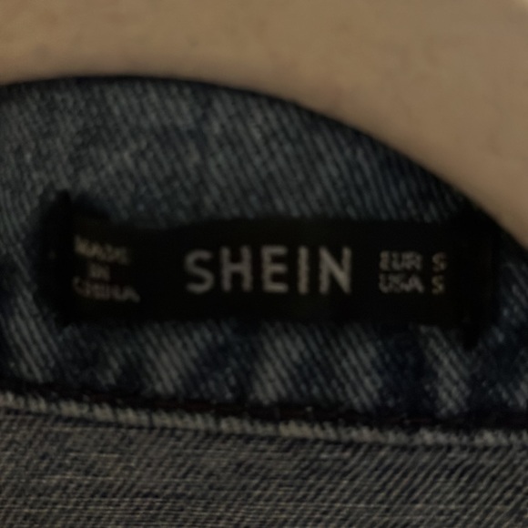 Shein jean jacket, button front size small - Picture 4 of 7